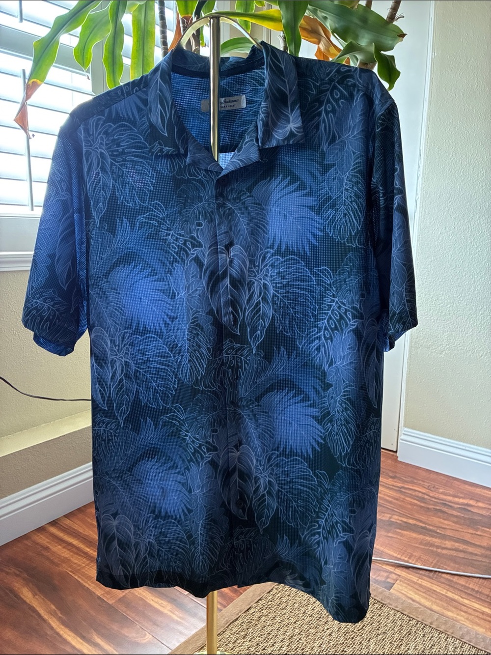 Classic Men’s Short-Sleeve Button Shirt - Navy Leaf Print